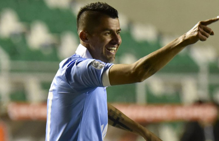 BOLÍVAR GOLEA CON UN TRIPLETE DE ARCE
