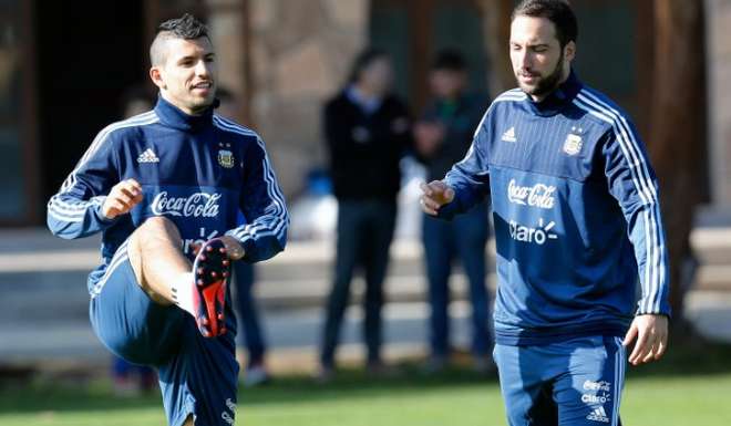 HIGUAÍN O AGÜERO, ¿QUIÉN SERÁ EL CENTRODELANTERO?