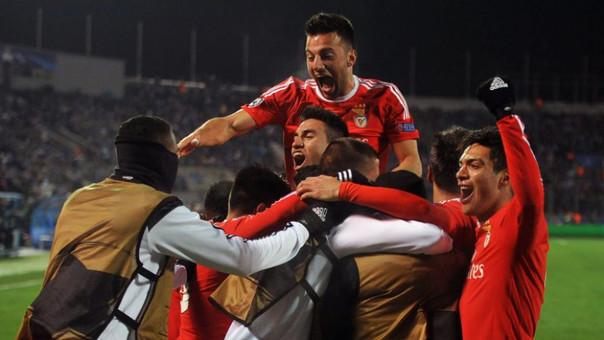 BENFICA LOGRA UNA BRILLANTE ACTUACIÓN Y ELIMINA A ZENIT BENFICA LOGRA UNA BRILLANTE ACTUACIÓN Y ELIMINA A ZENIT