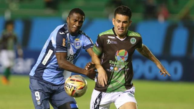 PETROLERO SORPRENDE CON UN GOLAZO A BLOOMING
