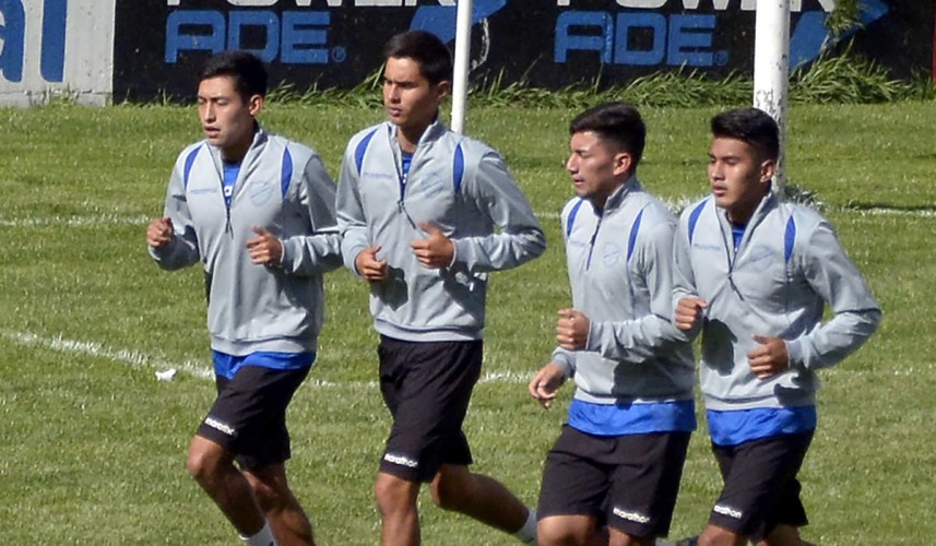 BOLÍVAR CON SUPLENTES Y JUVENILES PARA VISITAR A SPORT BOYS