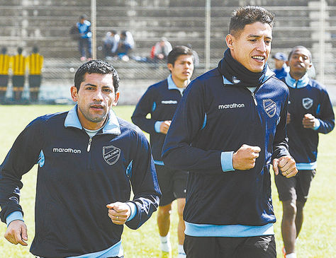 INSUA ELIGE A CABRERA Y FLORES COMO CAPITANES INSUA ELIGE A CABRERA Y FLORES COMO CAPITANES