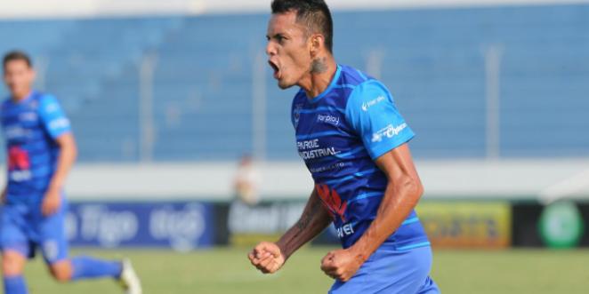 THE STRONGEST SE RELAJA Y EMPATA CON SPORT BOYS