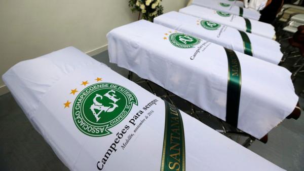 CHAPECOENSE PREPARA FUNERAL COLECTIVO EN SU ESTADIO CHAPECOENSE PREPARA FUNERAL COLECTIVO EN SU ESTADIO