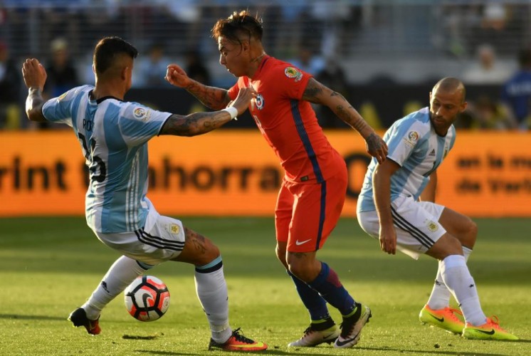 ARGENTINA GANA CON CONTUNDENCIA A CHILE