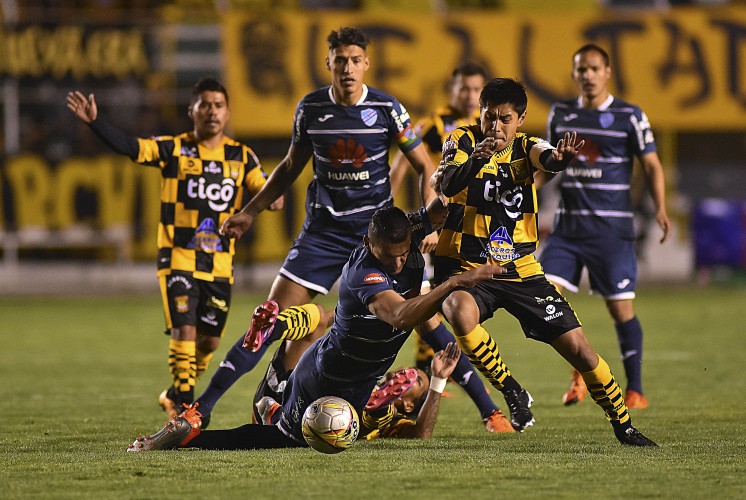EL TIGRE Y BOLÍVAR EN UN CHOQUE PARA ALQUILAR BALCONES