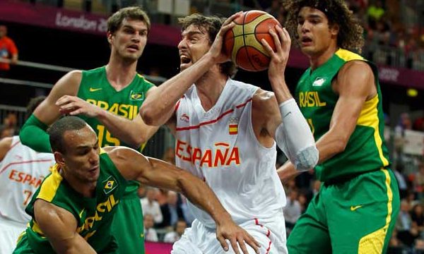 BRASIL GANA A ESPAÑA Y LO COMPLICA EN BALONCESTO BRASIL GANA A ESPAÑA Y LO COMPLICA EN BALONCESTO