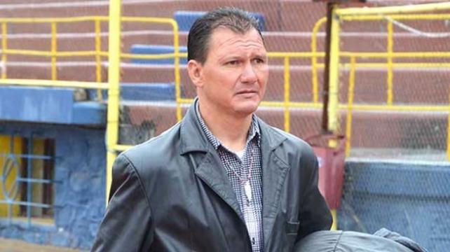 CARLOS LEEB ACUSA DISCRIMINACIÓN AL TÉCNICO JAVIER VEGA