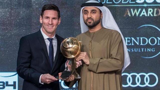 LIONEL MESSI RECIBE EL GLOBE SOCCER AWARDS