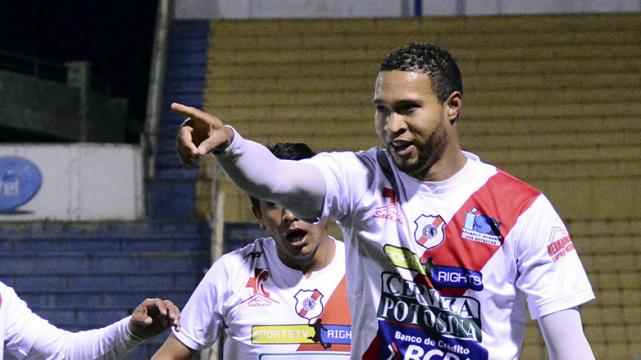 NACIONAL VENCE A BLOOMING Y SUEÑA CON SEGUIR EN LA LIGA