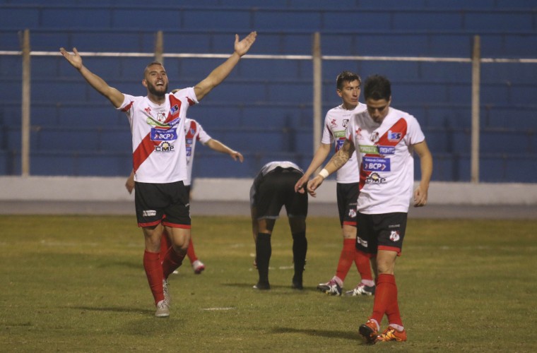 NACIONAL VENCE DE LOCAL ANTE WILSTERMANN NACIONAL VENCE DE LOCAL ANTE WILSTERMANN