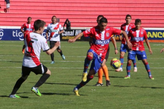 NACIONAL RECIBE A UNIVERSITARIO POR LA FECHA 16