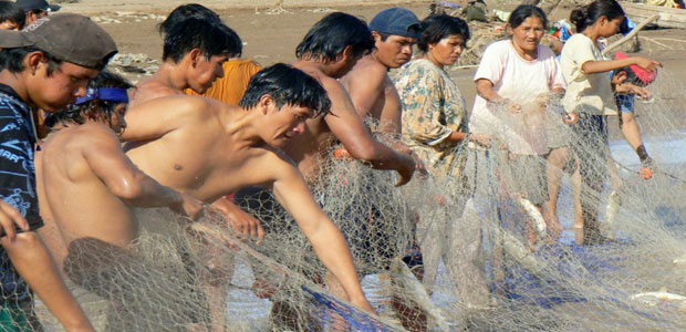 cuenca del plata indigenas, pescan en Pilcomayo