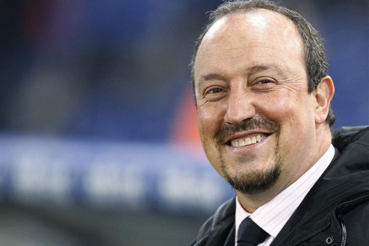 FLORENTINO PÉREZ RESPALDA A RAFA BENÍTEZ