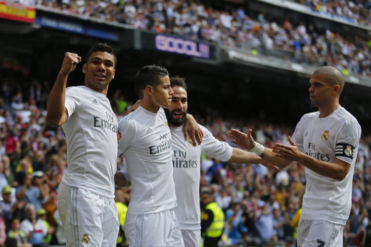 REAL MADRID GOLEA AL EIBAR Y ACECHA AL BARCELONA