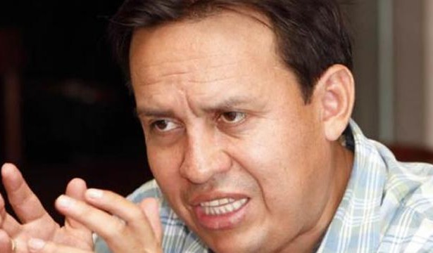 ROCHA QUIERE "GOLPES DE TIMONES" EN LA FBF ROCHA QUIERE "GOLPES DE TIMONES" EN LA FBF