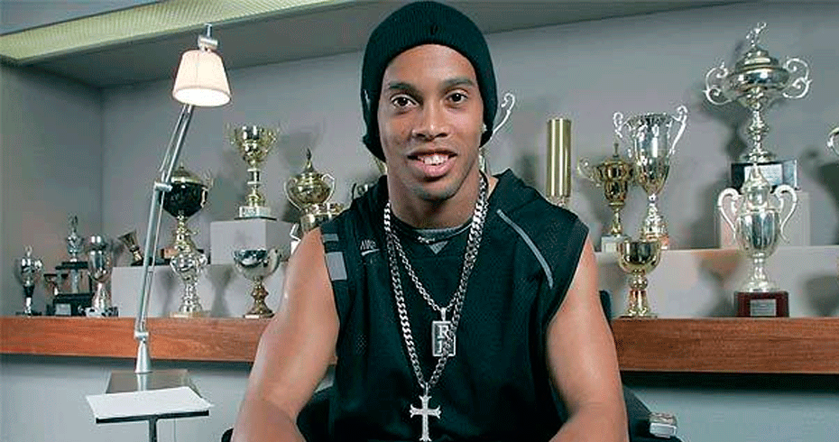 RONALDINHO PIENSA EN DEJA EL FÚTBOL PROFESIONAL