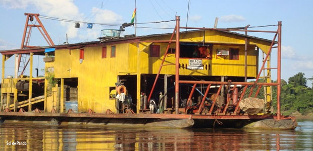 barcasa-mineria-rio madre de dios