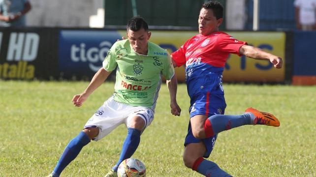 UNIVERSITARIO GANA CON FACILIDAD A SPORT BOYS