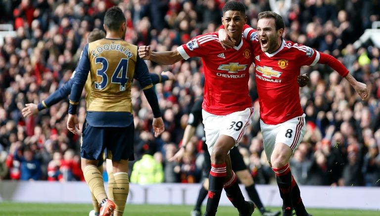 MANCHESTER UNITED COMPLICA AL ARSENAL EN LA PUNTA