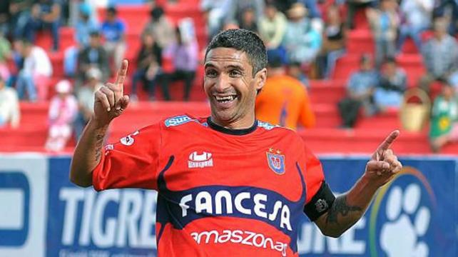 UNIVERSITARIO EMPIEZA CON PIE DERECHO EL CLAUSURA