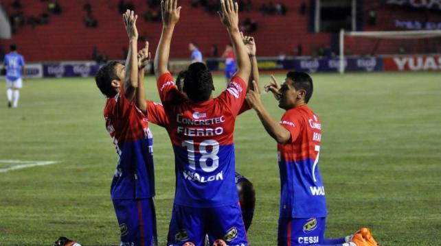 UNIVERSITARIO GANA CON EL GOL DE LEONARDO CARBONI
