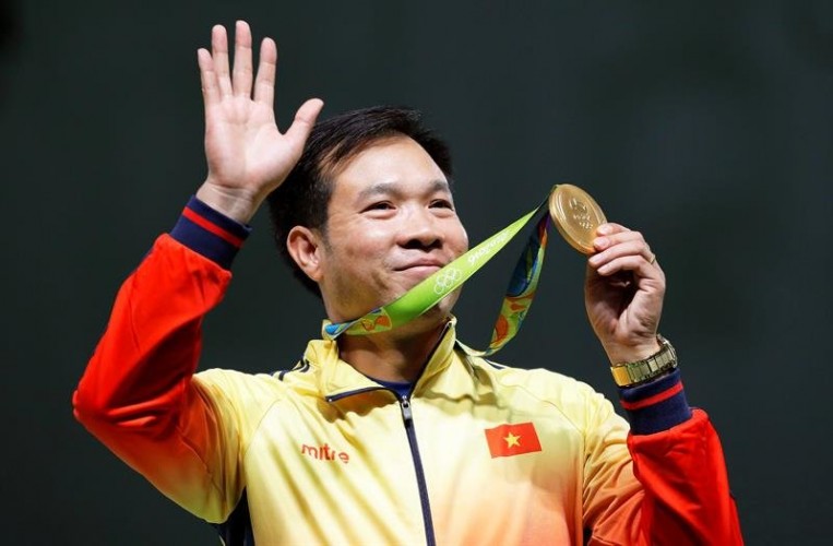 HOANG XUAN VINH LOGRA EL PRIMER ORO PARA VIETNAM