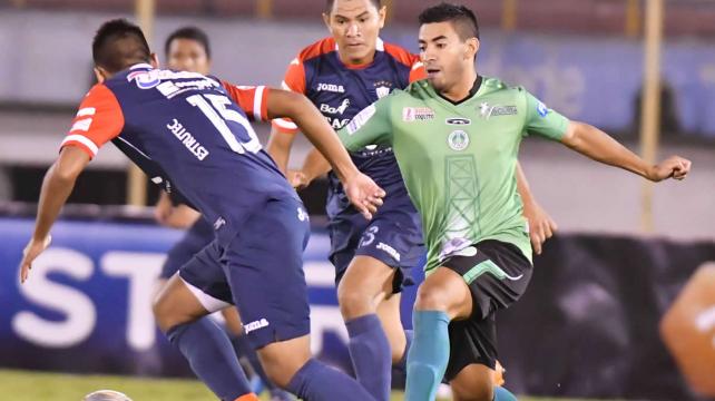 WILSTERMANN VENCE A PETROLERO POR 2-0 WILSTERMANN VENCE A PETROLERO POR 2-0
