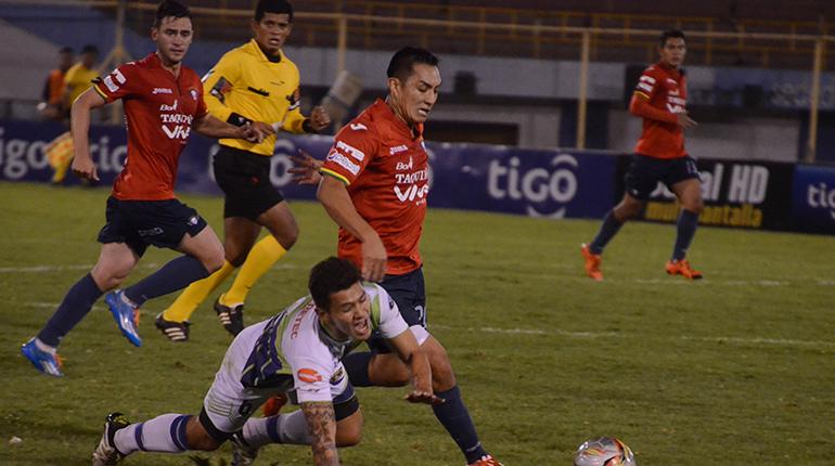 WILSTERMANN IGUALA DE LOCAL ANTE UNIVERSITARIO