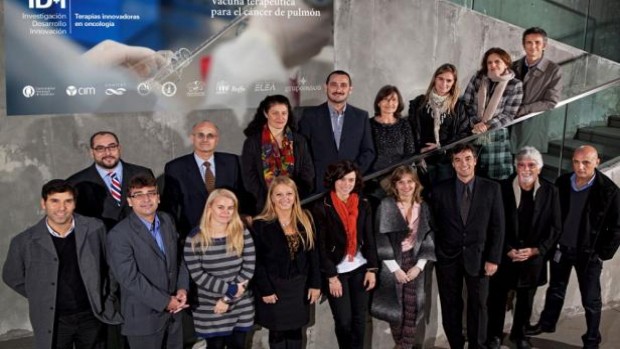 Grupo de científicos reunidos en Buenos Aires donde el jueves tuvo lugar la presentación de la vacuna.