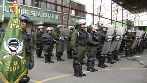 FOTO DEL CUERPO DE SEGURIDAD UTOP